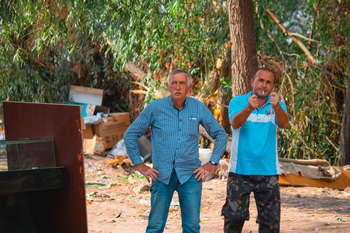 А вот "собственники" участка были не рады съемке и вели себя агрессивно А вот "собственники" участка были не рады съемке и вели себя агрессивно