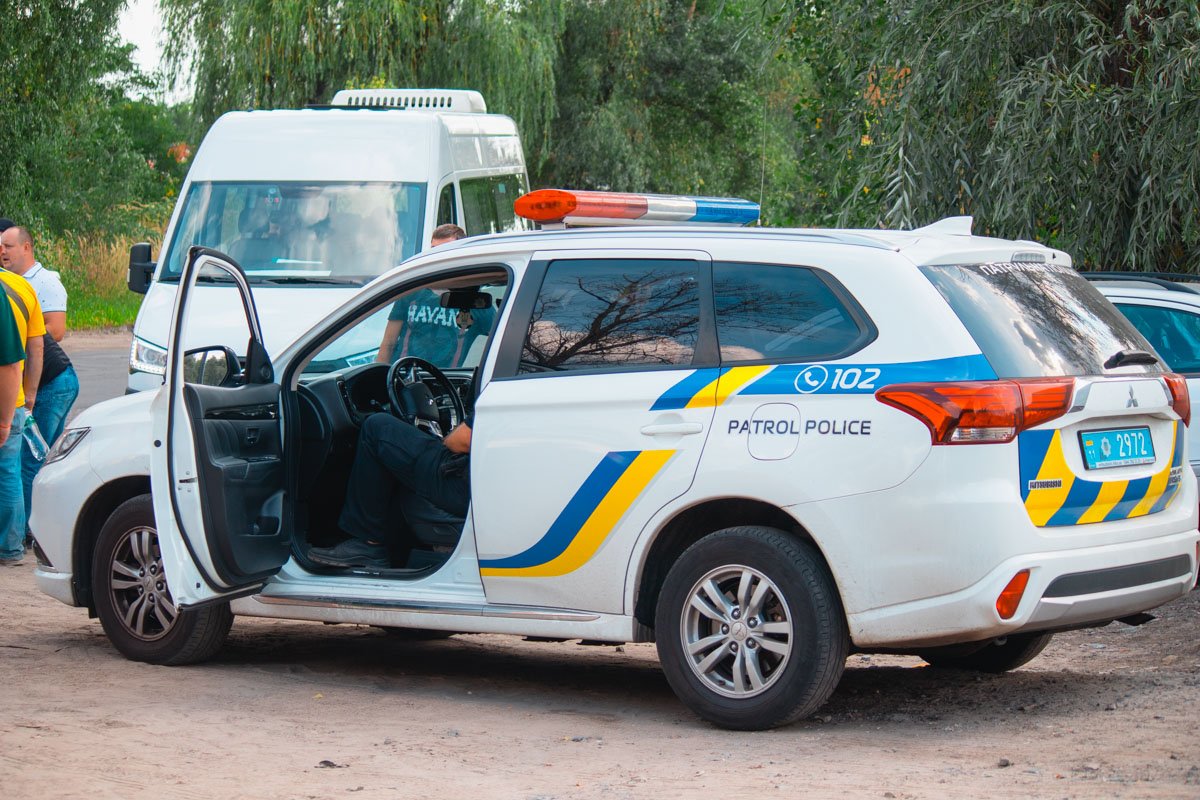 На месте помимо активистов дежурили и сотрудники полиции На месте помимо активистов дежурили и сотрудники полиции