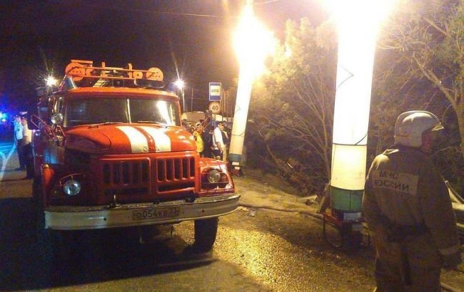 В результате аварии погибла женщина и двое детей В результате аварии погибла женщина и двое детей