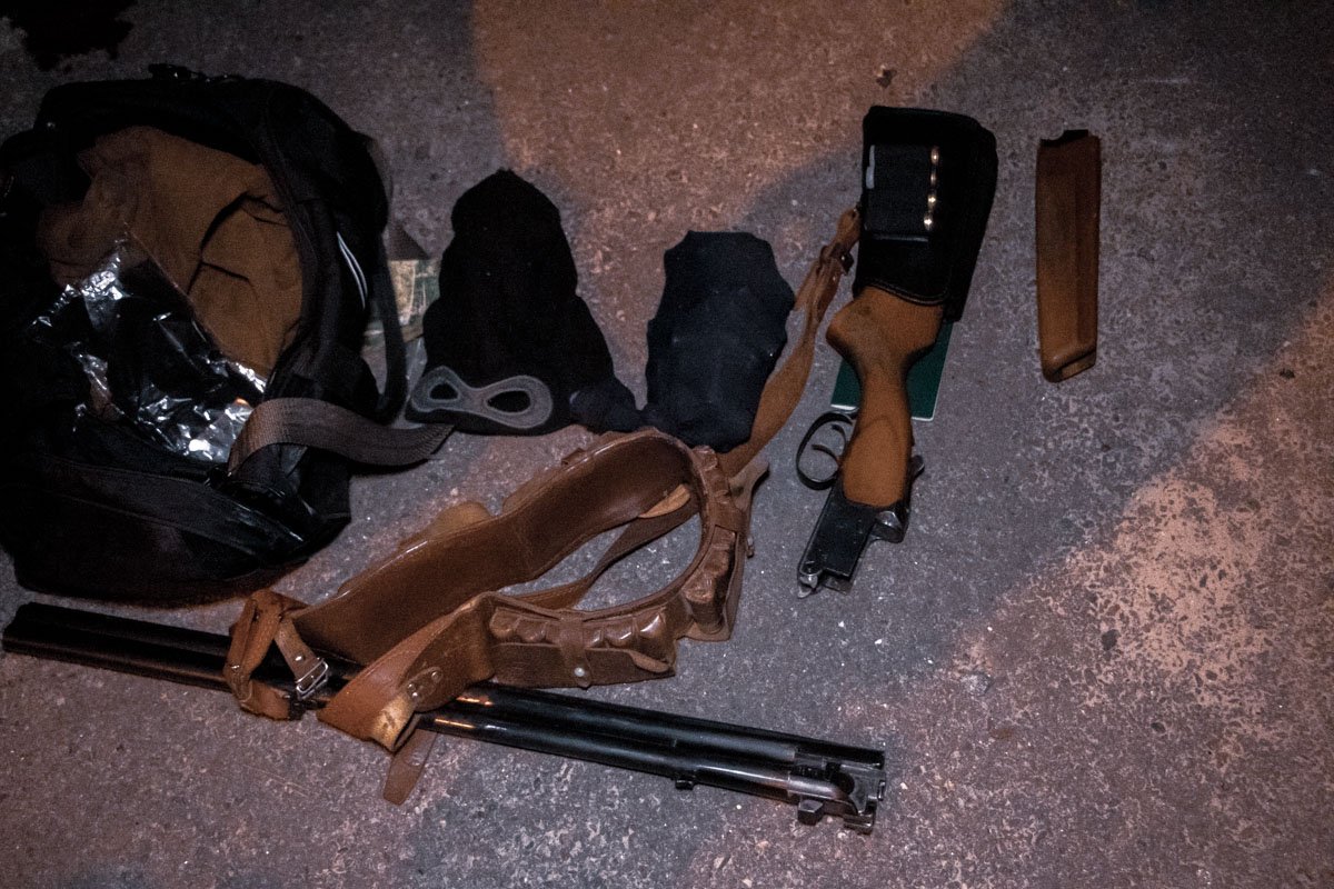 Он украл деньги, но попался поймал пулю от охраны 