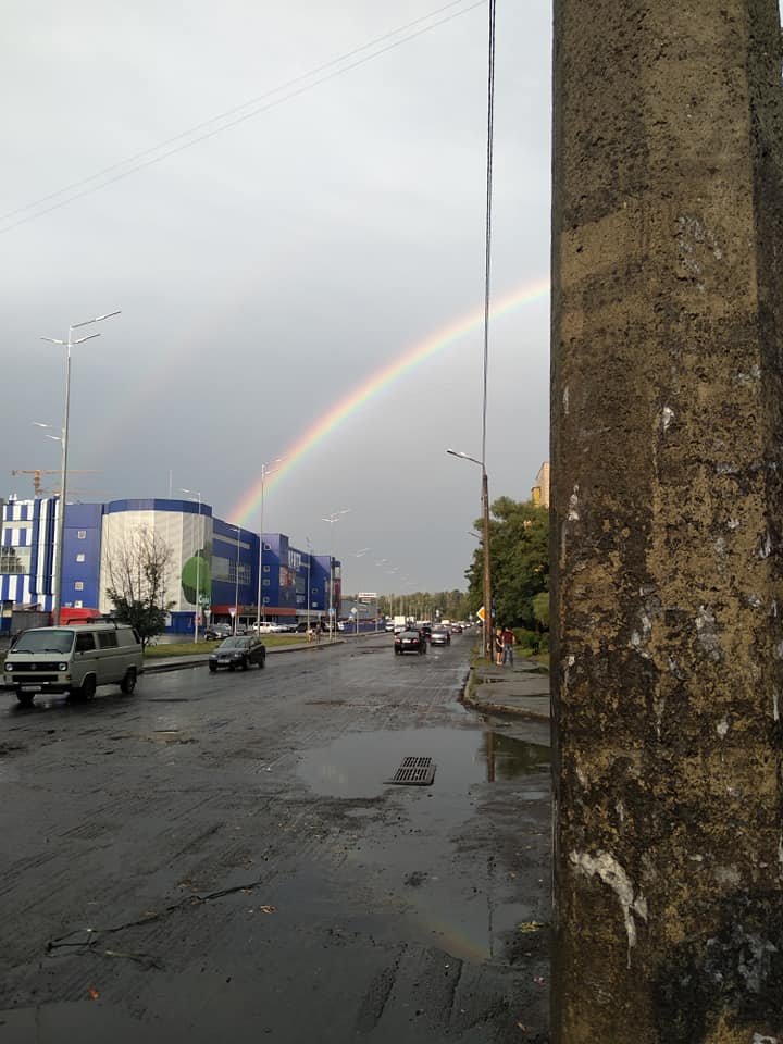 Кто-то в это время спешил домой, но не остановиться было нельзя Кто-то в это время спешил домой, но не остановиться было нельзя