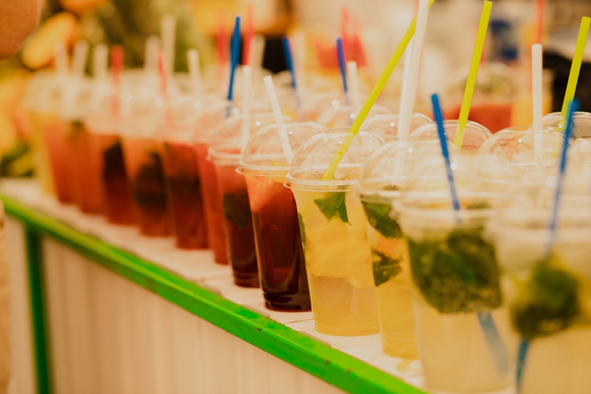 Хороший напиток и освежит в летний день и настроение поднимет