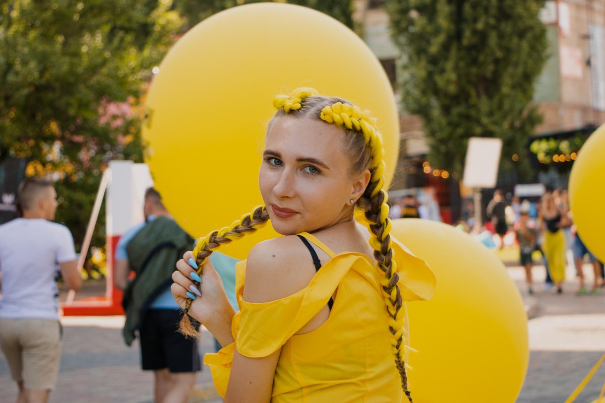 Этот взгляд буквально ведет за собой