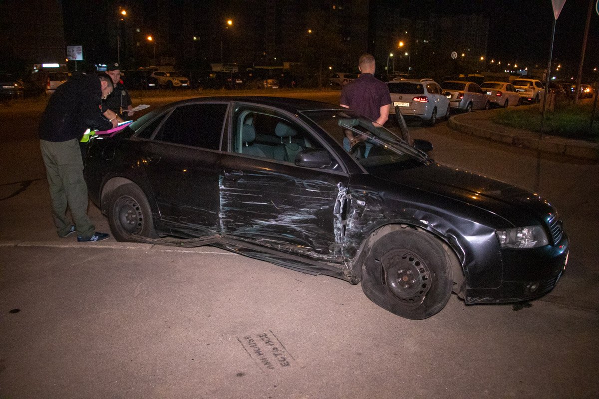 Водитель Audi влетел в Seat и пытался скрыться с места происшествия