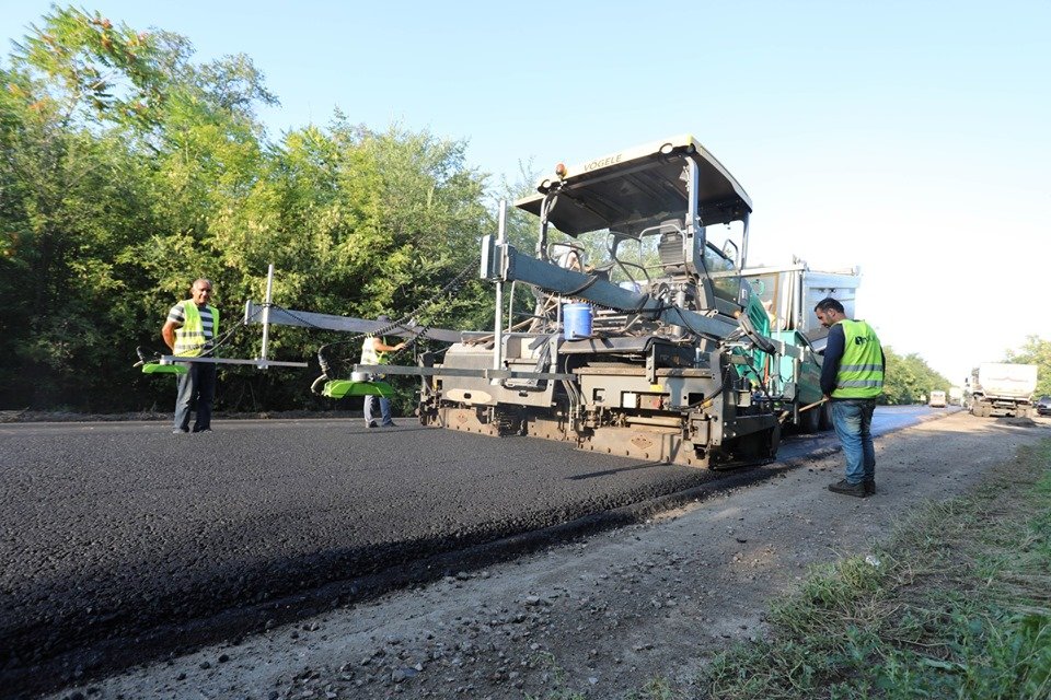 Люди и техника работаю посменно