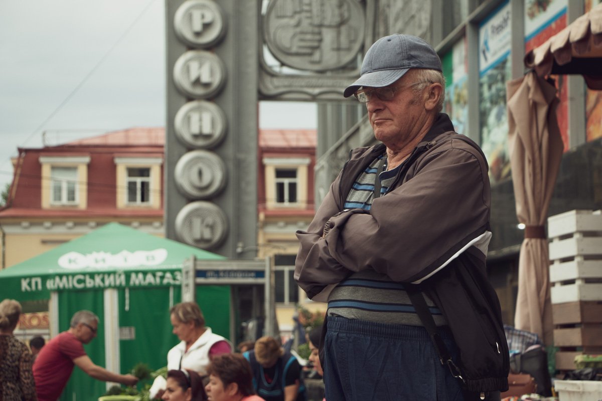 Снаружи (да и внутри) рынок скорее напоминает пришельца из прошлого. Советского прошлого Снаружи (да и внутри) рынок скорее напоминает пришельца из прошлого. Советского прошлого