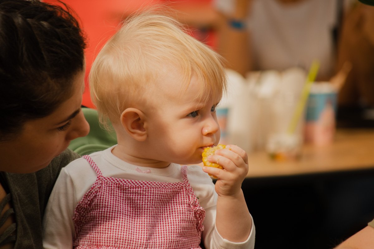Но не стоит забывать, что Ulichnaya Eda в первую очередь про еду. Вот эта милаха не забывает