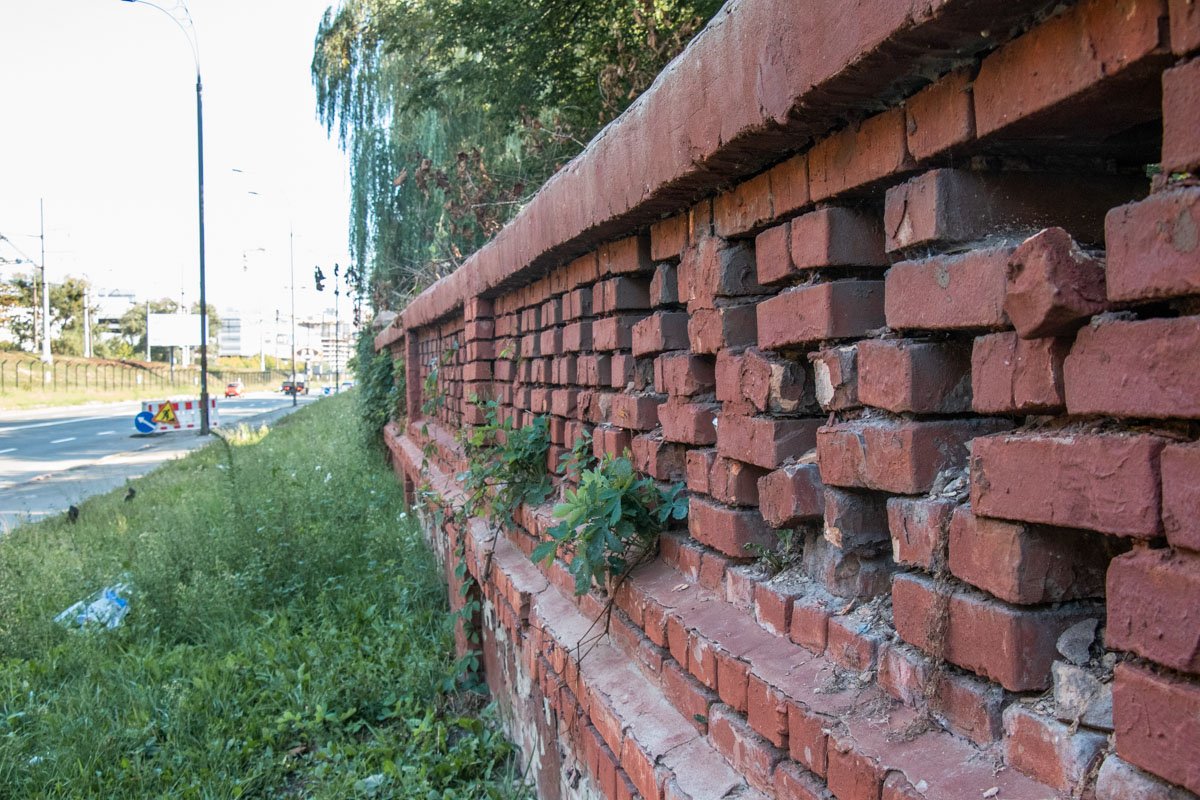 И таких участков немало