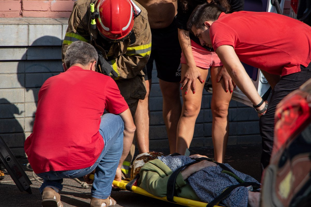 Во вторник, 13 августа, в Киеве на проспекте Гагарина, 15 пожилая женщина выпала с балкона третьего этажа пятиэтажного дома