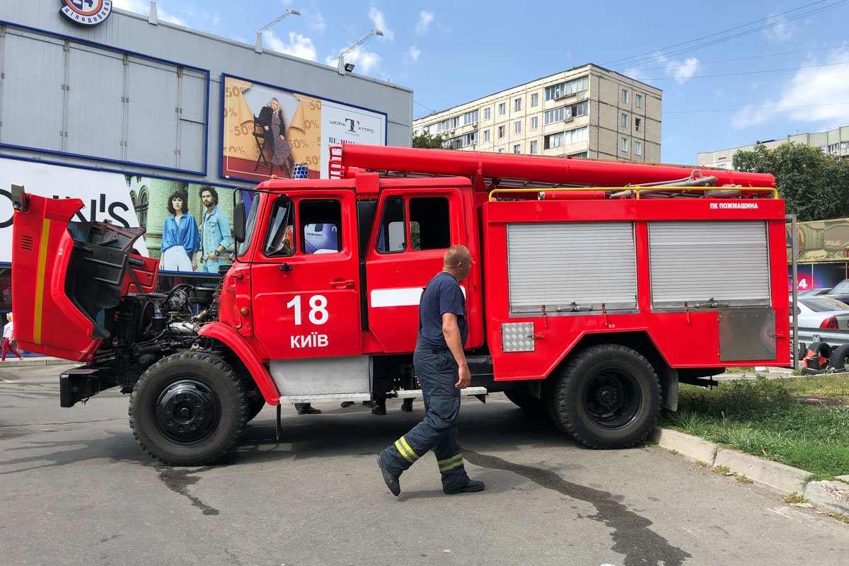 Вход в "Квадрат" закрыт, помещение проветривается Вход в "Квадрат" закрыт, помещение проветривается