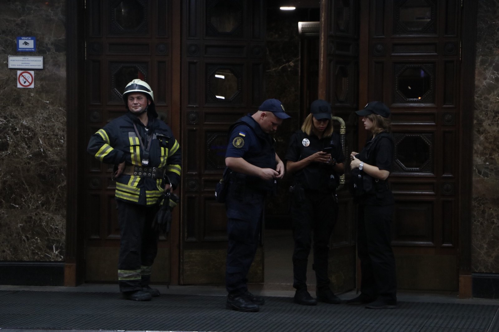 Это связано с сообщением, в котором говорилось о минировании вокзала Это связано с сообщением, в котором говорилось о минировании вокзала