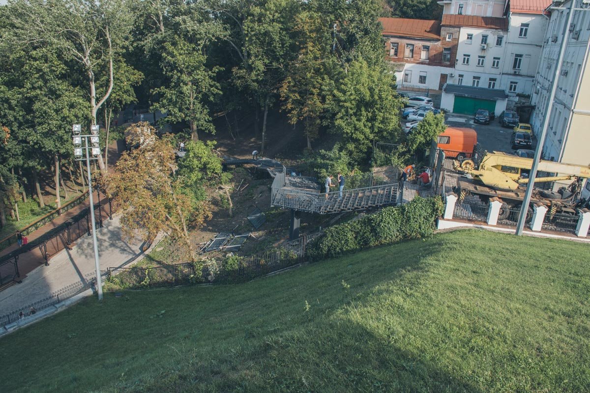 Несмотря на то, что работы далеки от завершения, все равно это выглядит красиво