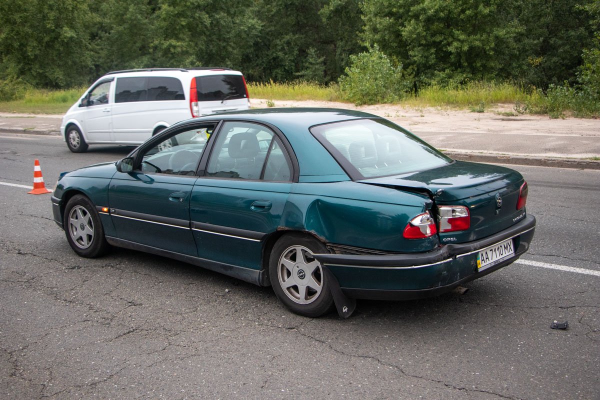 На время оформления ДТП движение по улице было ограничено