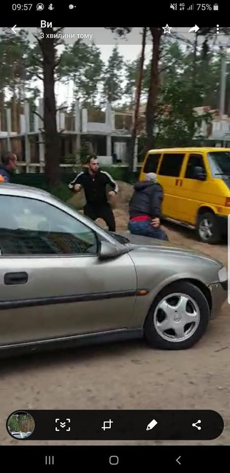 Куприй на своей странице в соцсетях опубликовал фото нападавших 