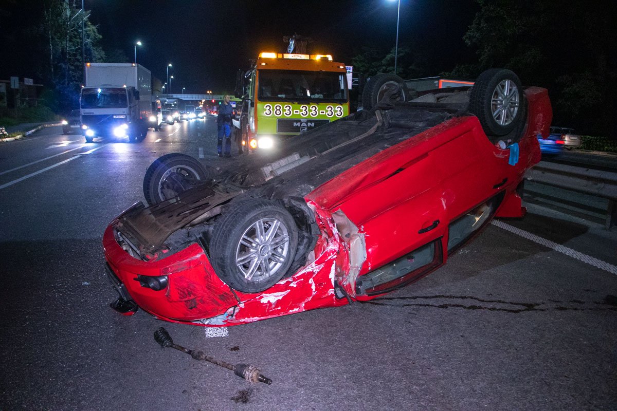 Водитель получил легкие травмы 