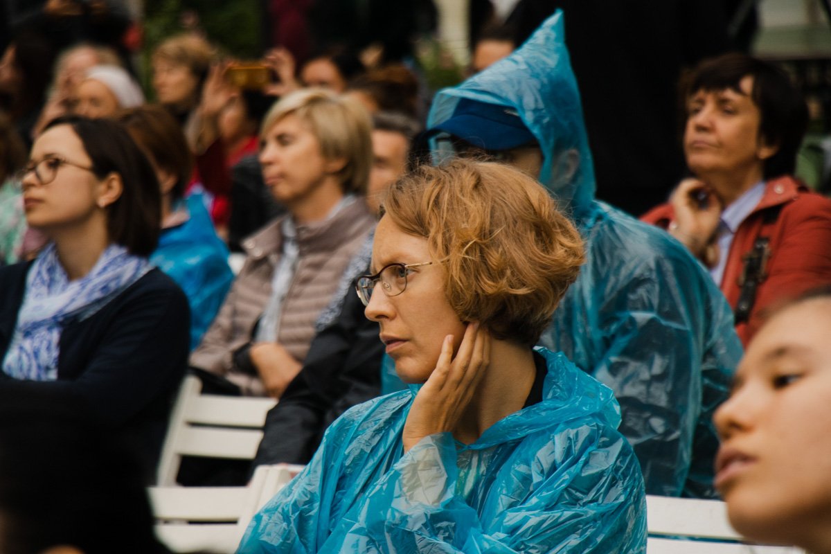 И даже скверная погода, которая царила в пятницу, не могла помешать этой всепоглощающей атмосфере