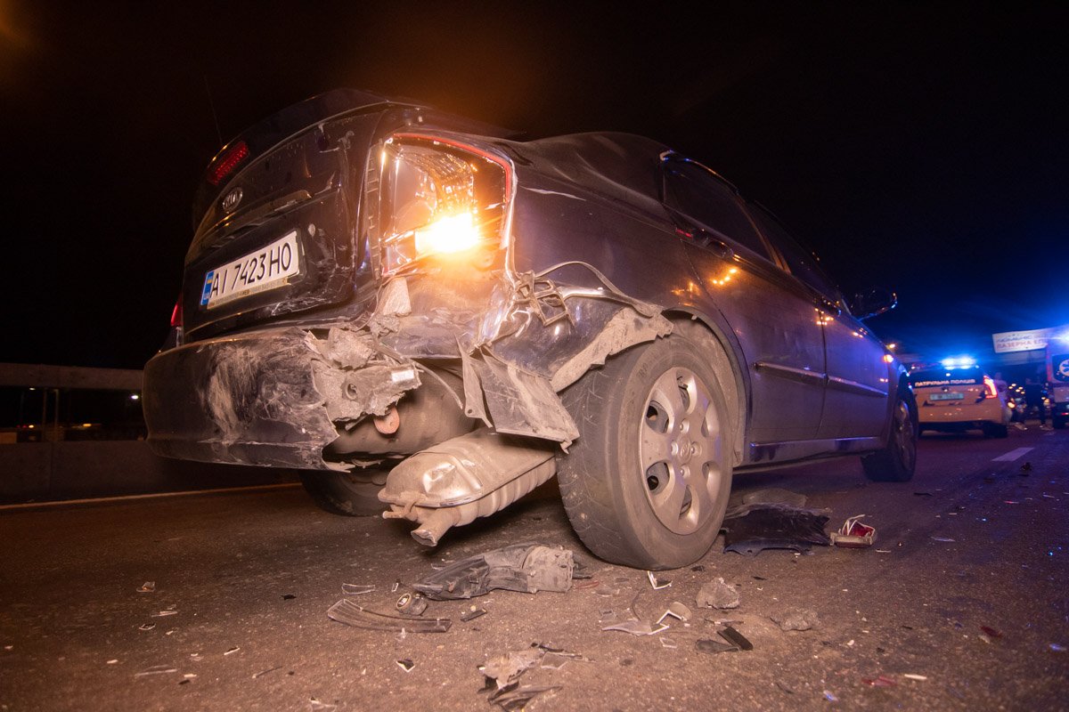 По этой причине «японец» не успел быстро среагировать и въехал в задний бампер «корейца»