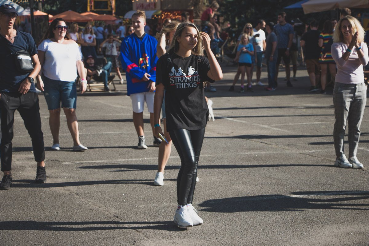 Объектив нашего фотографа словит вас, когда вы совсем не ожидаете