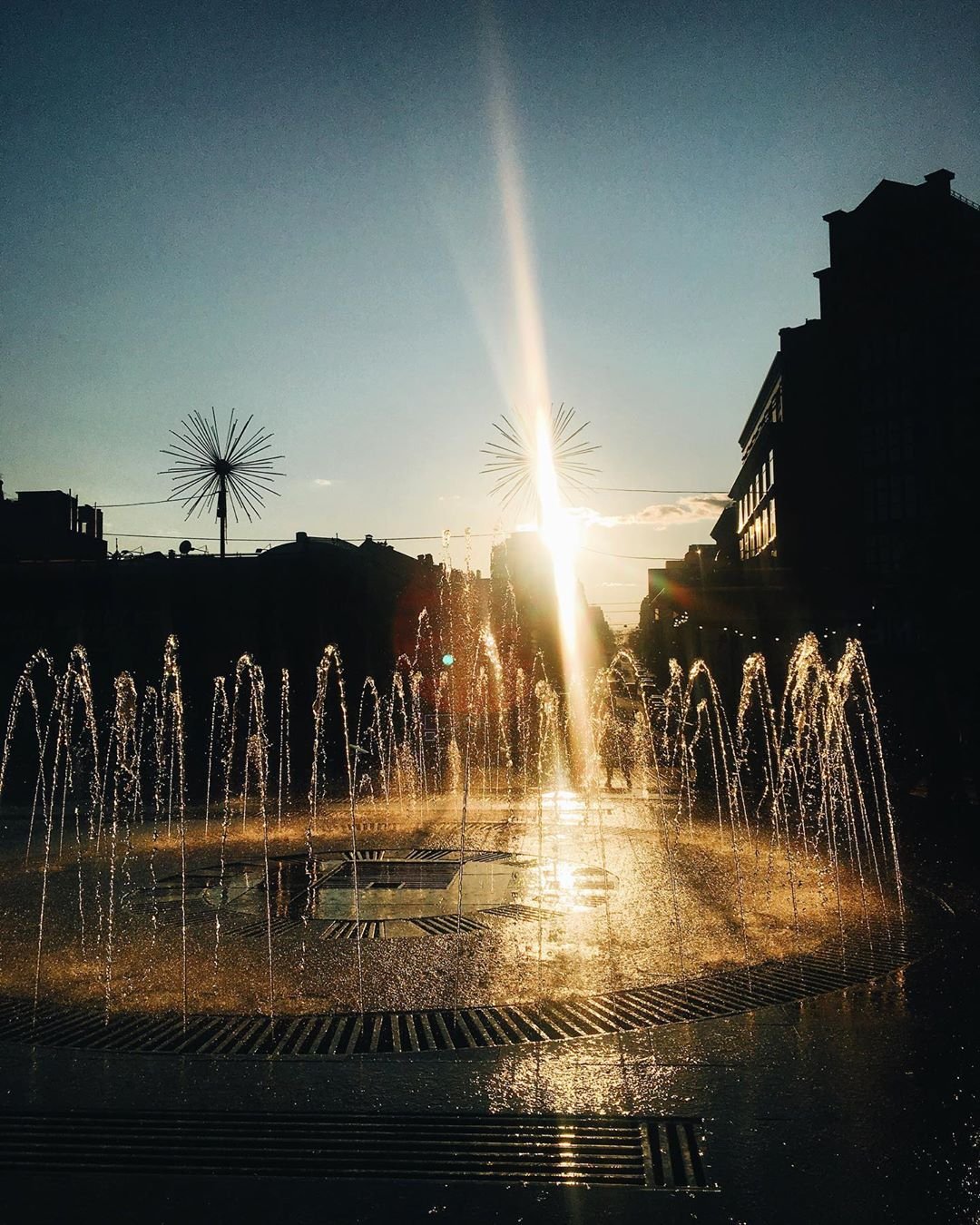 Лучи пробьются куда угодно. Фото: @maltaisland Лучи пробьются куда угодно. Фото: @maltaisland