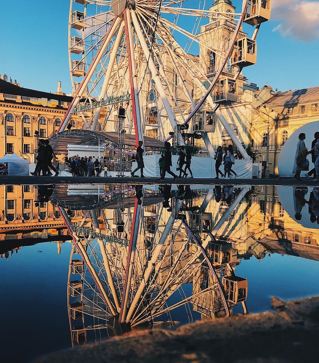 Фото с отражениями в лужах занимают отдельное местечко в сердцах эстетов. Фото: @max_morshchuk Фото с отражениями в лужах занимают отдельное местечко в сердцах эстетов. Фото: @max_morshchuk
