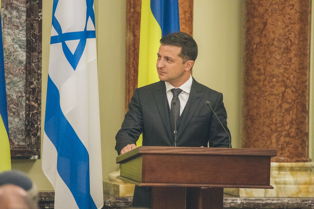 После встречи в Мариинском дворце Зеленский и Нетаньяху отправили в Бабий Яр, чтобы почтить память расстрелянных После встречи в Мариинском дворце Зеленский и Нетаньяху отправили в Бабий Яр, чтобы почтить память расстрелянных