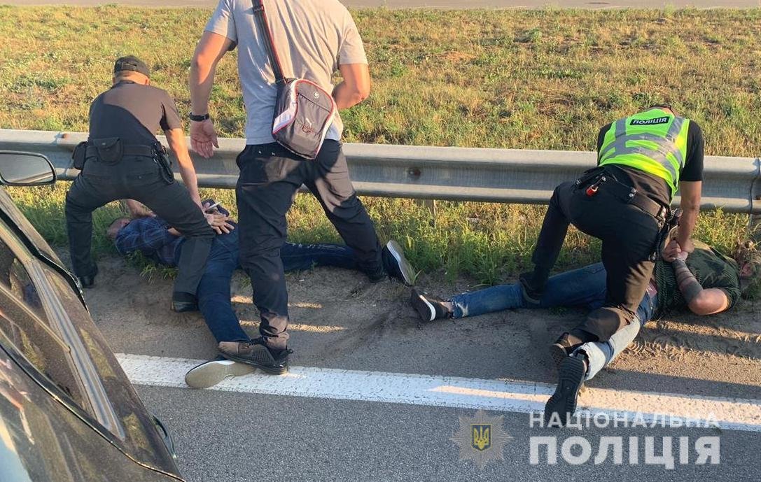 Злоумышленниками оказались иностранцы 33, 41 и 43 лет Злоумышленниками оказались иностранцы 33, 41 и 43 лет