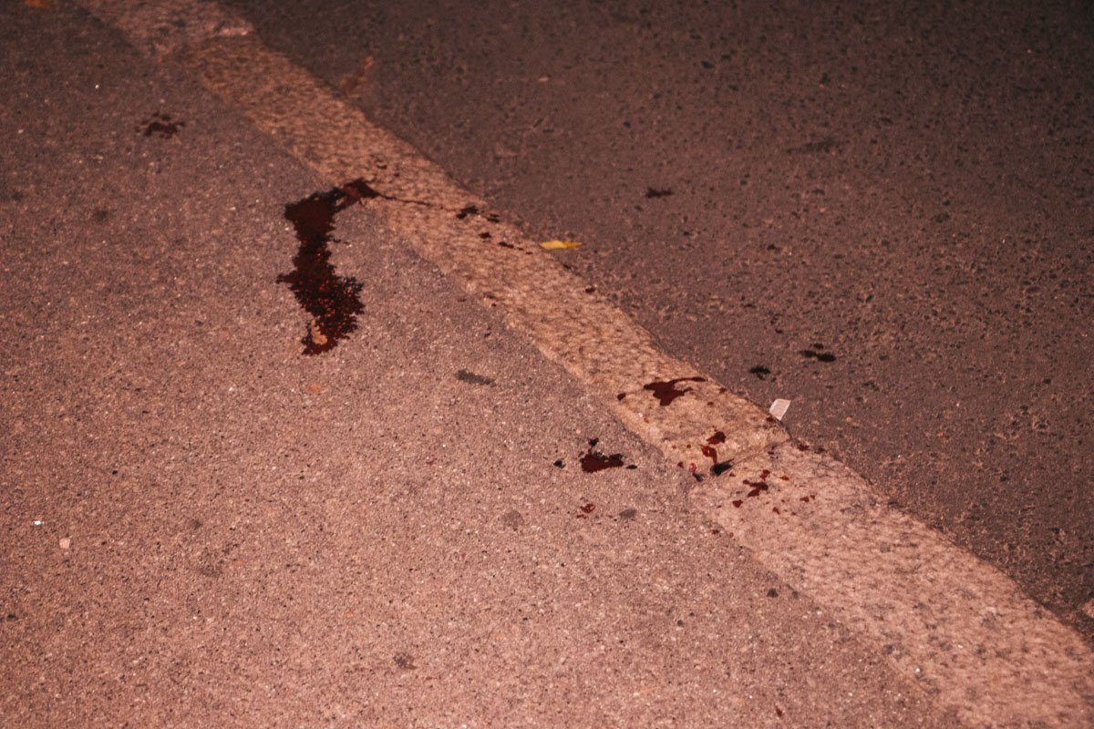 В результате как минимум один человек получил ранение