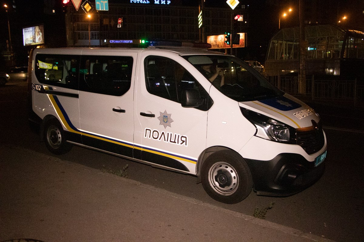 На место постоянно приезжали новые экипажи