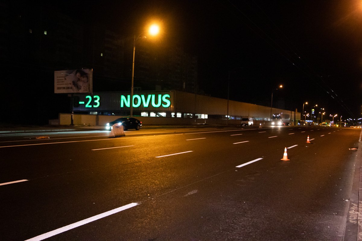 Шансов у нее не было - авто двигалось с большой скоростью, а "тормозной" путь составил пару сотен метров