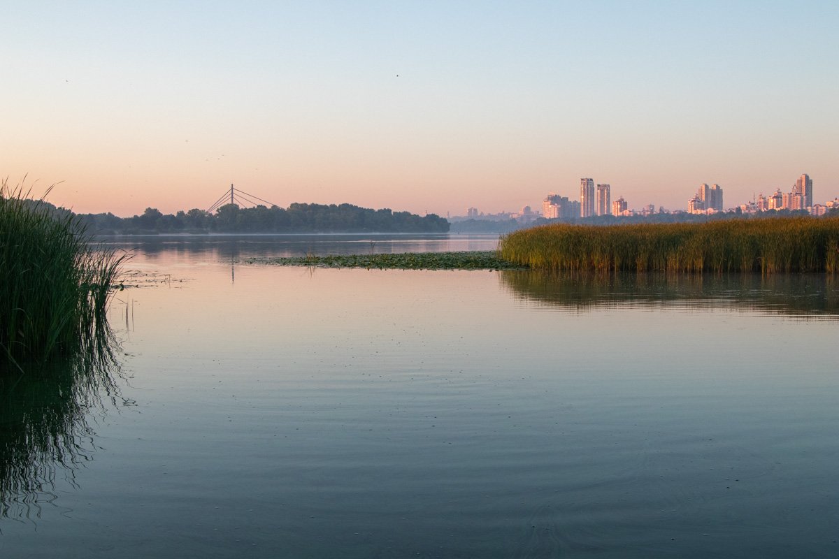 Однако и те, и другие слишком малочисленны, чтобы помешать наслаждаться красотой и умиротворением от таких красот Однако и те, и другие слишком малочисленны, чтобы помешать наслаждаться красотой и умиротворением от таких красот