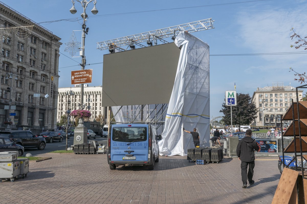 По увиденному можем сделать вывод, что торжество будет очень масштабным