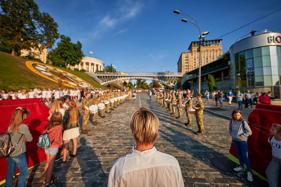 Организацией шествия занялся украинский режиссер и клипмейкер Алан Бадоев