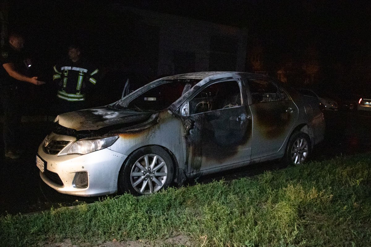 В ночь на 23 августа в Киеве по адресу улица Якуба Коласа, 13 произошел пожар