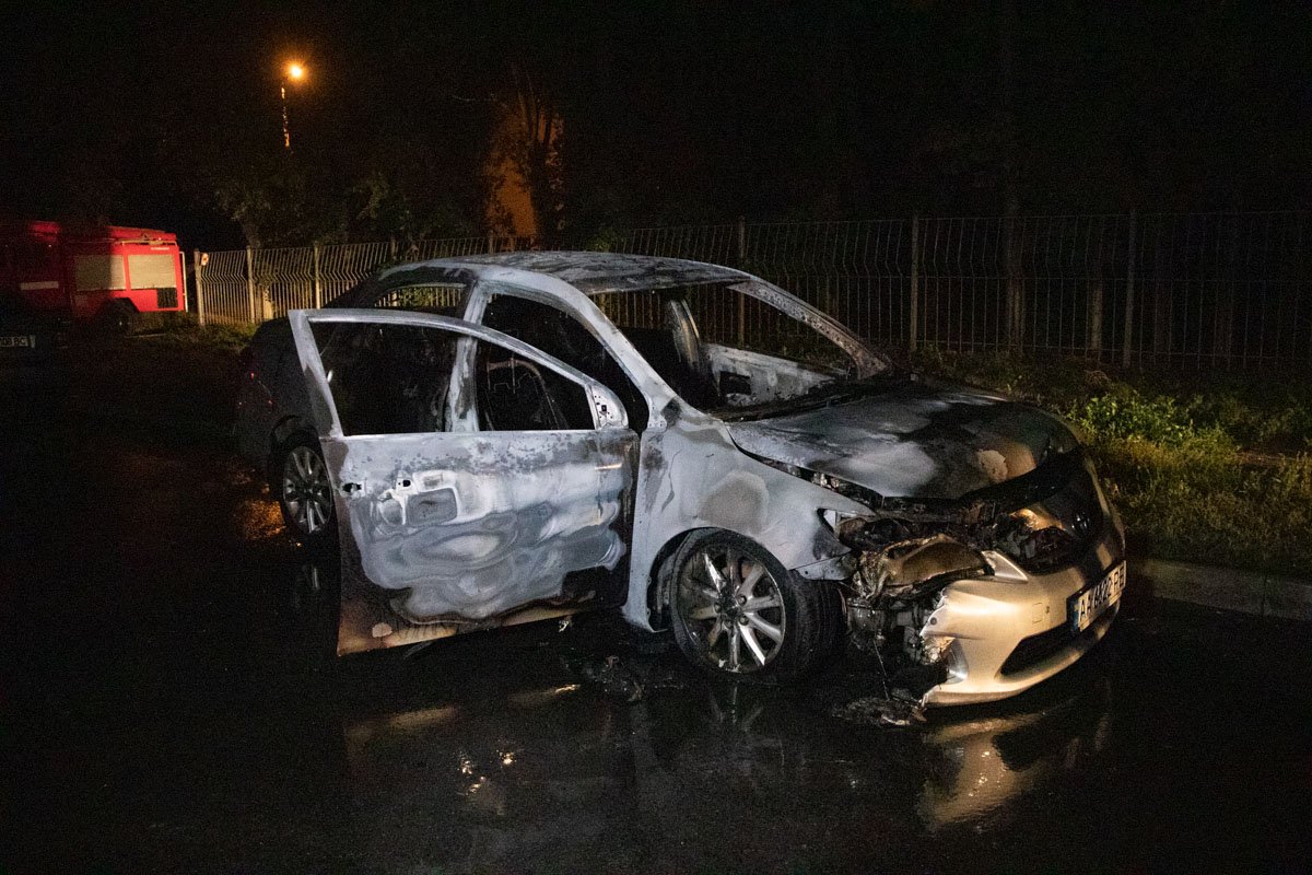 Горел автомобиль Toyota Corolla