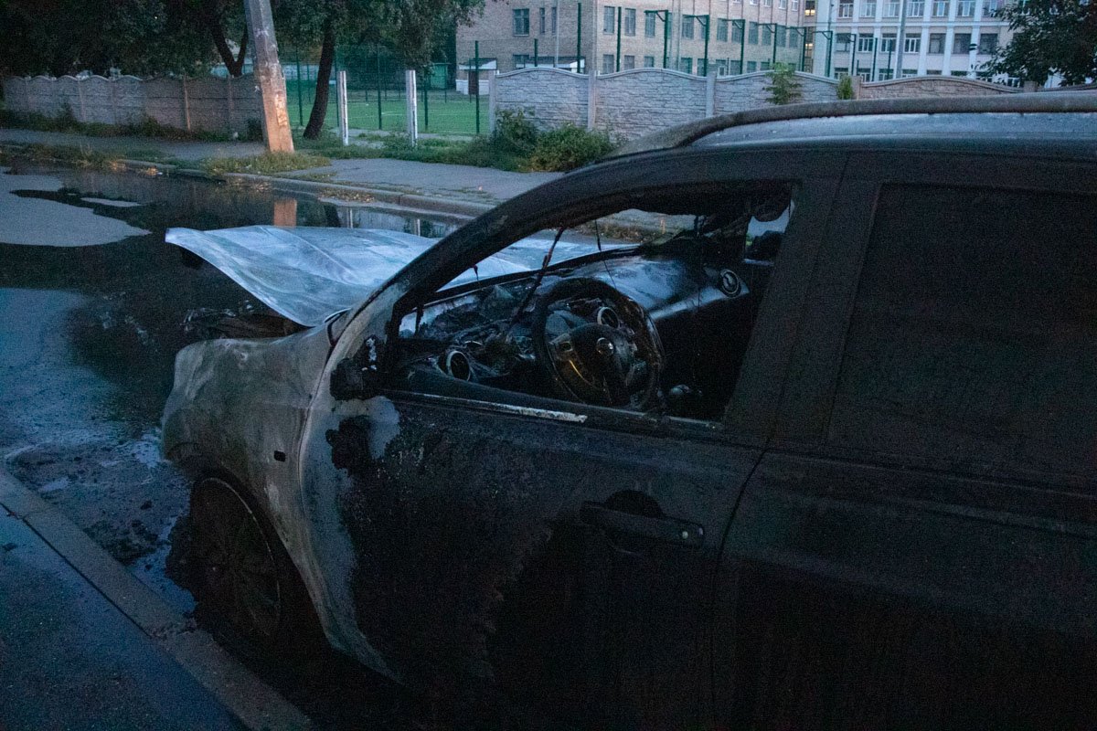 Горел автомобиль Nissan Qashqai Горел автомобиль Nissan Qashqai