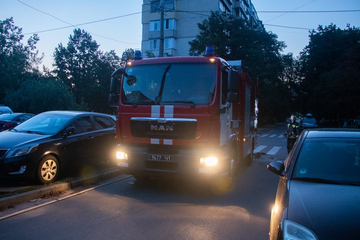 Подробности случившегося устанавливаются Подробности случившегося устанавливаются