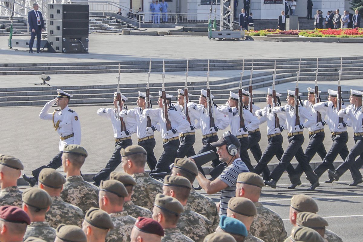 Нога в ногу