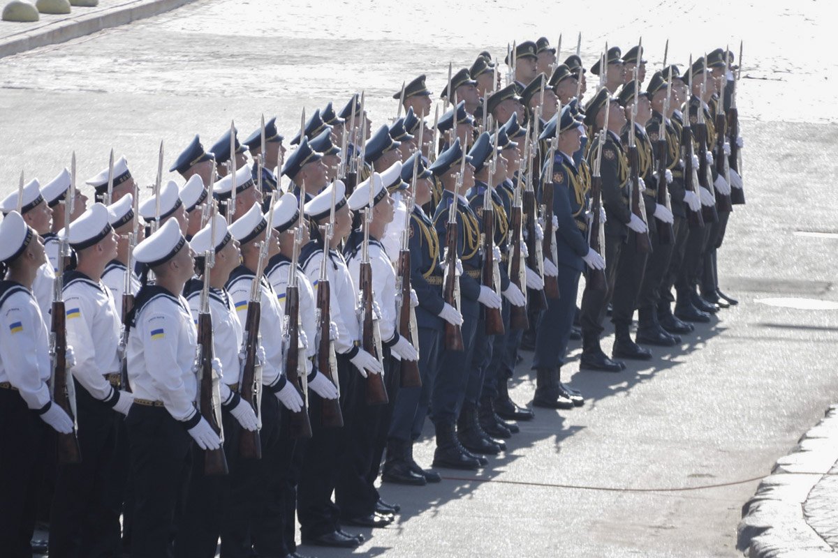 Марш захватывает дух уже с самого начала