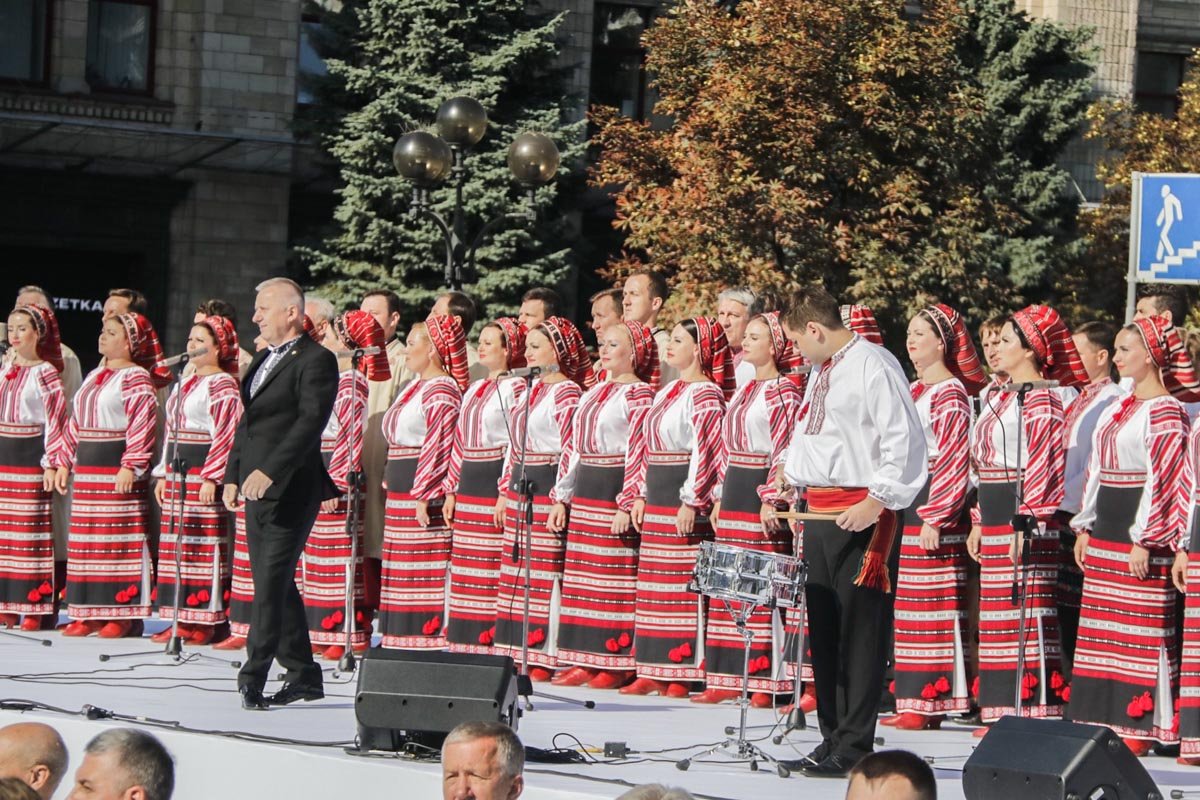 Хор исполнил Гимн Украины