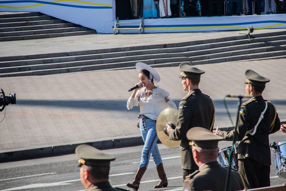 В этом году его исполнили в новом формате при участии хип-хоп исполнительницы Alina Pash