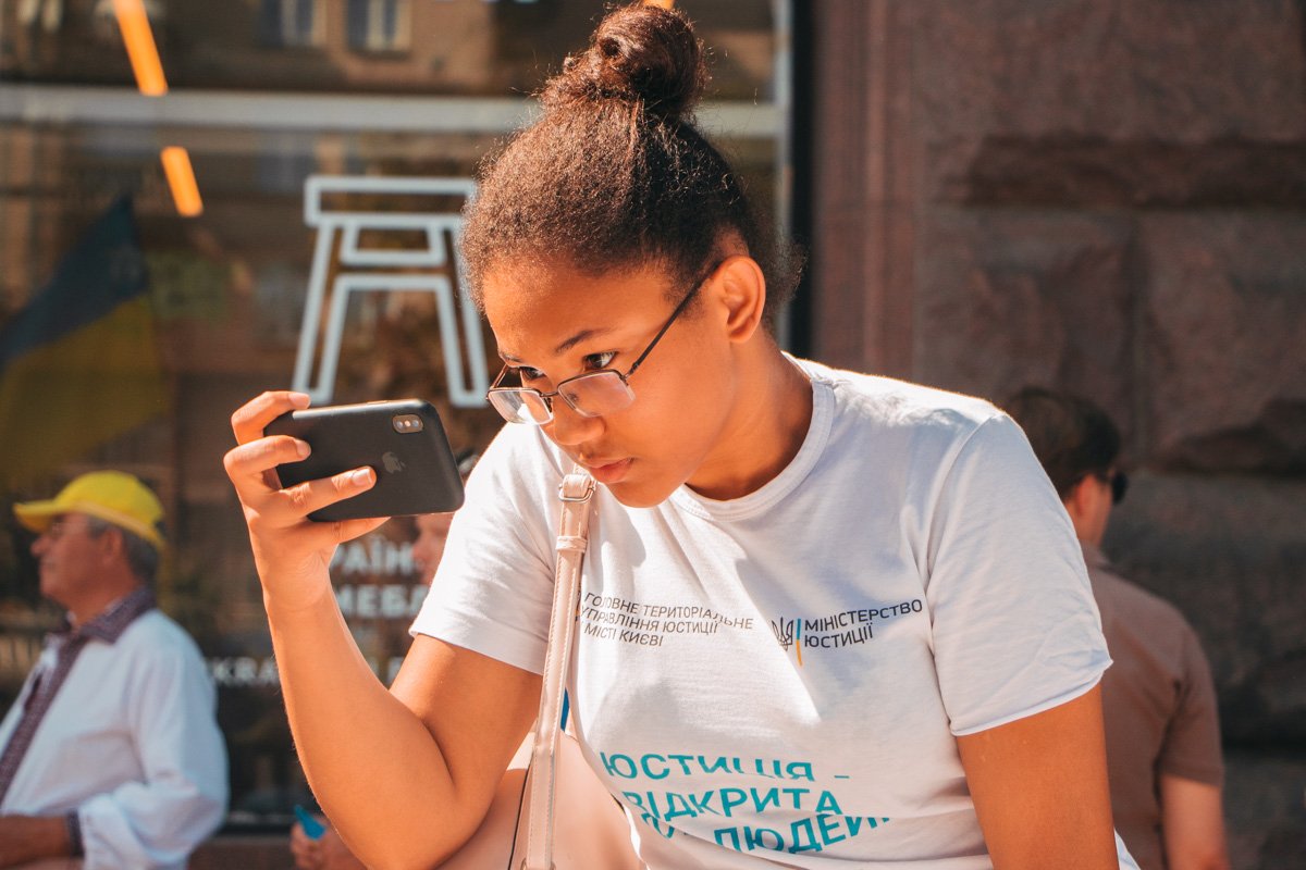 Желающих поделиться своей мечтой со вселенной было много Желающих поделиться своей мечтой со вселенной было много