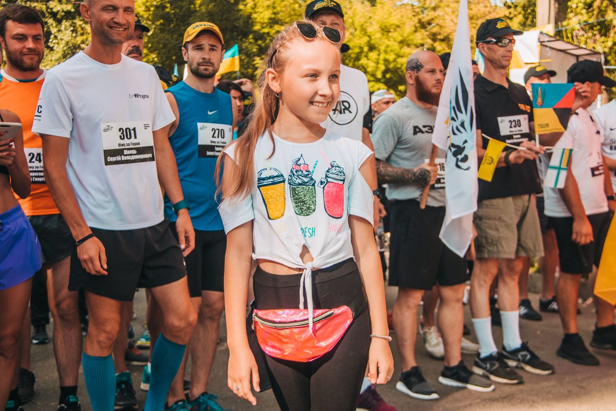 Бежали даже дети