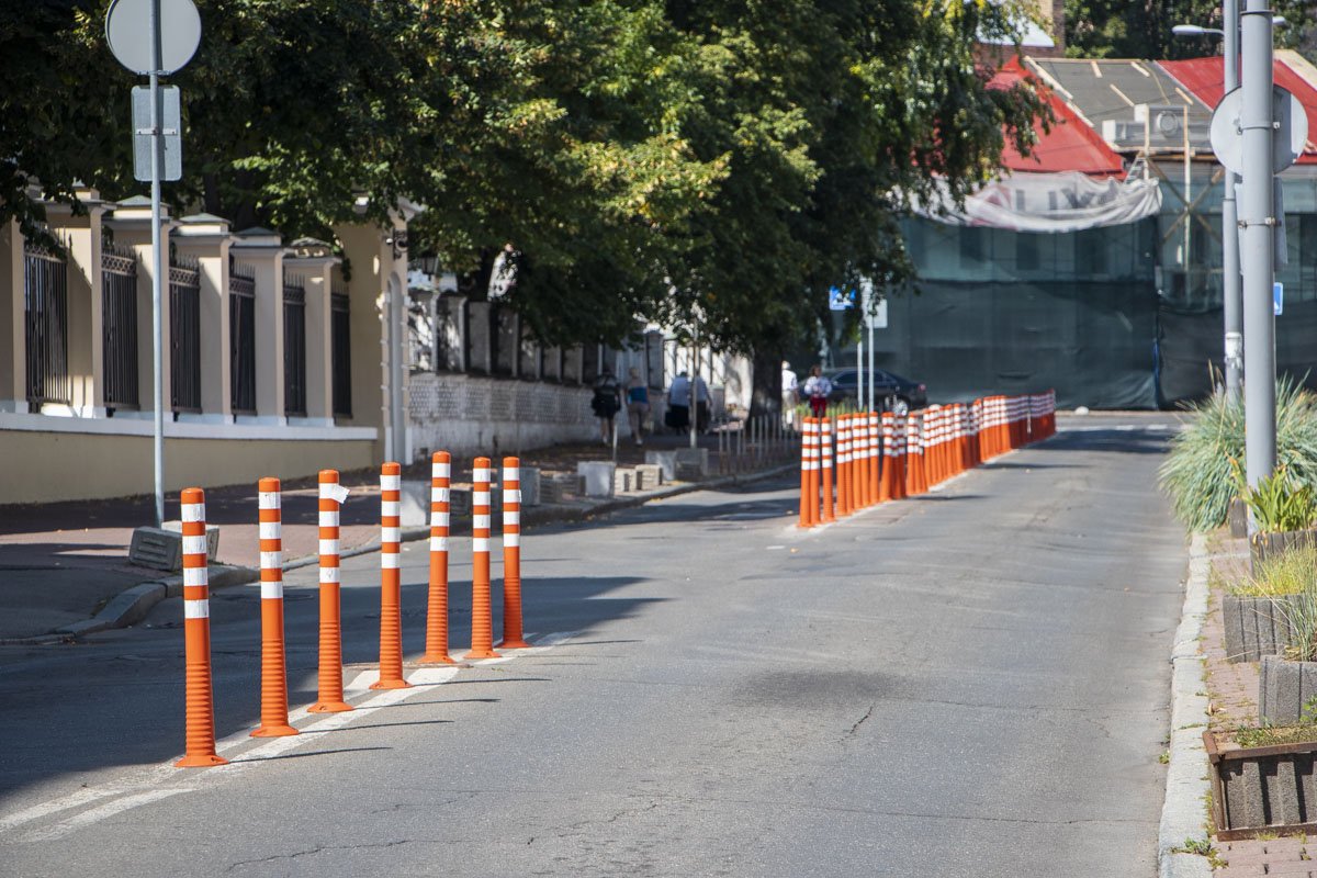 На Покровской планируют заменить покрытие пешеходной зоны (тротуары) с прокладкой стандартных тактильных полос На Покровской планируют заменить покрытие пешеходной зоны (тротуары) с прокладкой стандартных тактильных полос
