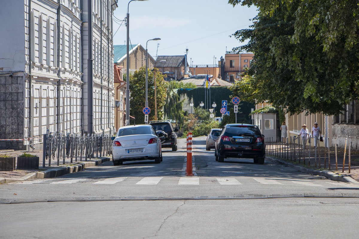 Также там установят нормативные болларды, новые опоры и элементы освещения Также там установят нормативные болларды, новые опоры и элементы освещения