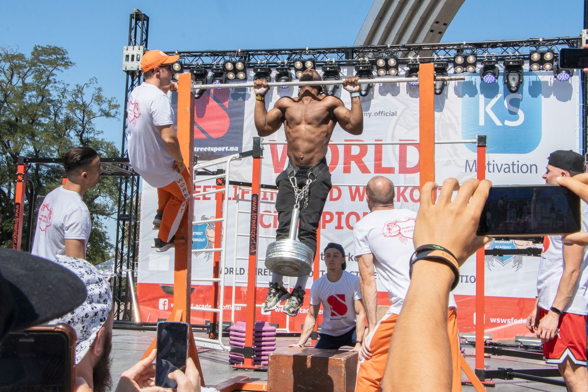 Спортсмены боролись за звание сильнейшего атлета мира и страны
