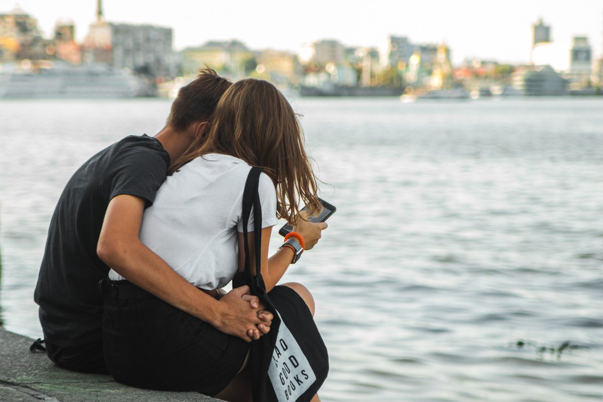 Могучий Днепр, отличная погода и любимый человек рядом - наверное, это и есть рай Могучий Днепр, отличная погода и любимый человек рядом - наверное, это и есть рай