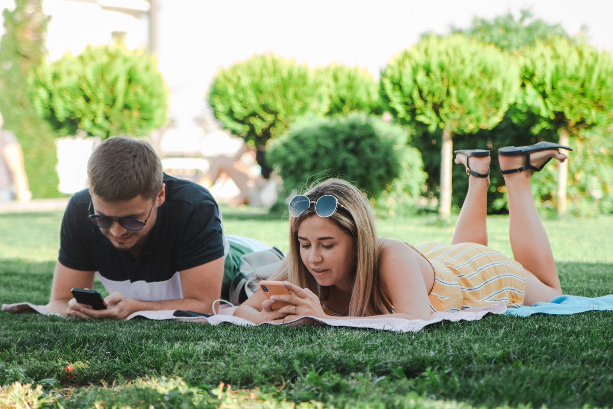 Для классного отдыха совсем необязательно, чтобы рядом был бескрайний Днепр - сойдет и бескрайний газон рядом Для классного отдыха совсем необязательно, чтобы рядом был бескрайний Днепр - сойдет и бескрайний газон рядом