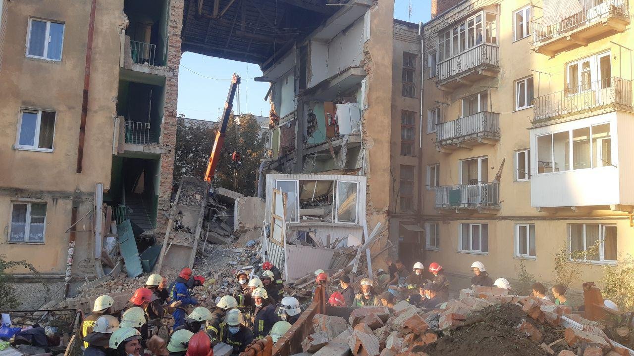 В больнице оказались семь человек, из них пятеро - дети