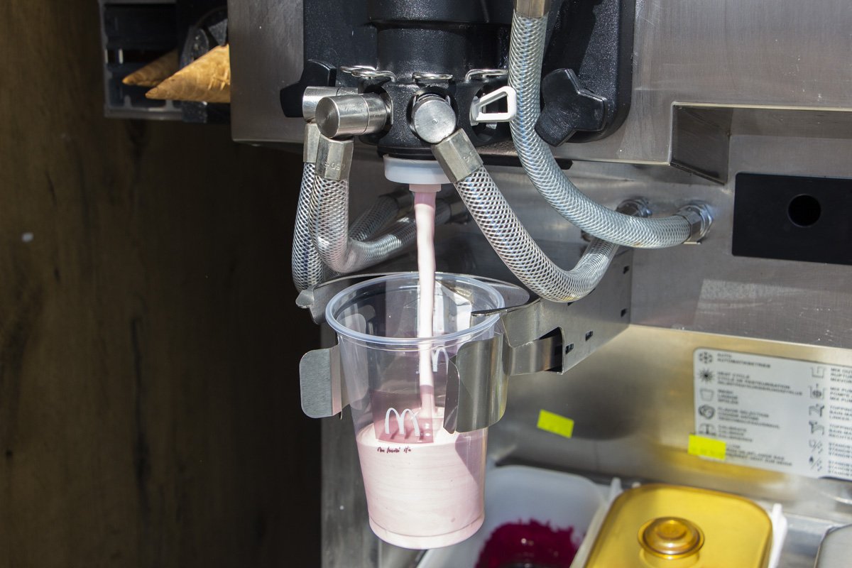 Молочный коктейль делают на той же станции, что и мороженое