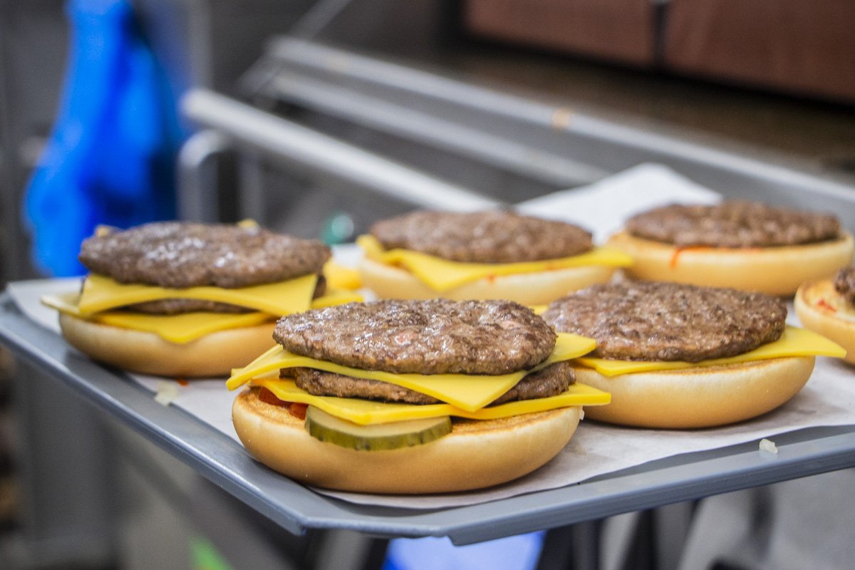 Все бургеры хранятся 10 минут, а после утилизируются 